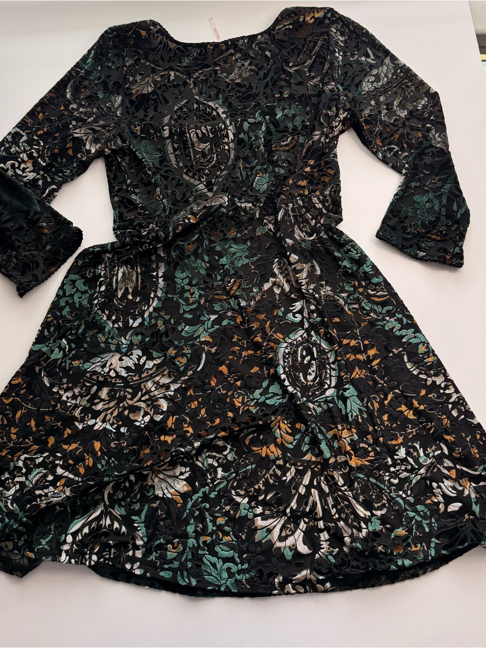 Free People Women's Black Floral Velvet Fit & Flare Dress size L - Picture 3 of 9